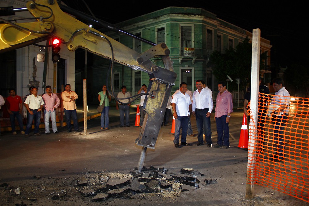 Bachearán ahora el periférico y calles que rodean plazas comerciales de Mérida Bachearán ahora el periférico y calles que rodean plazas comerciales de Mérida