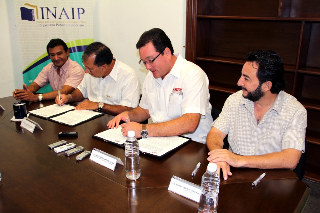 Firman convenio INAIP y la ASEY Firman convenio INAIP y la ASEY