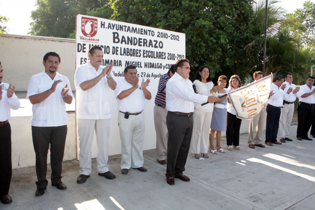 Valladolid: Banderazo de Inicio de Clases Valladolid: Banderazo de Inicio de Clases