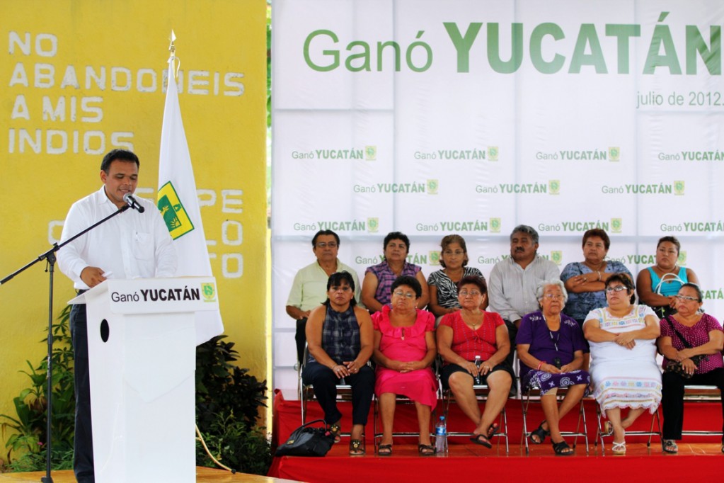 Gobernador Electo planea su administración Gobernador Electo planea su administración