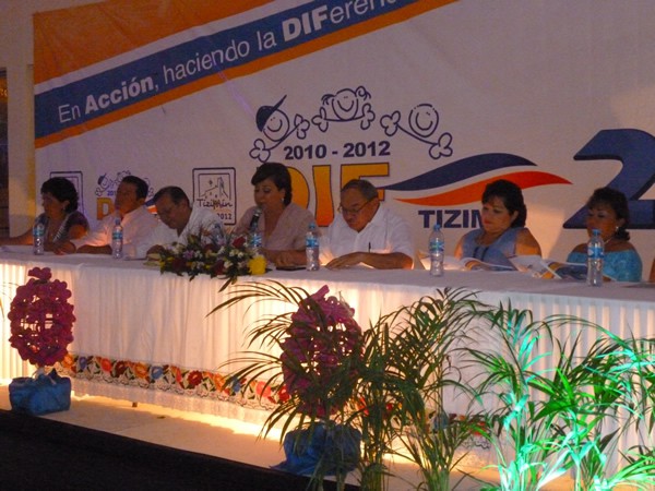 Tizimín: Rinden 2do informe del DIF municipal. Tizimín: Rinden 2do informe del DIF municipal.