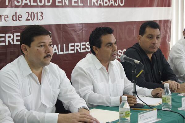 La Secretaría del Trabajo y Pevisión Social entregó constancias y pagó becas a 275 beneficiados La Secretaría del Trabajo y Pevisión Social entregó constancias y pagó becas a 275 beneficiados