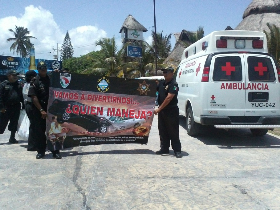 Progreso: Elementos de la policía municipal de Progreso realizan campaña de prevención de accidentes en el área del malecón Progreso: Elementos de la policía municipal de Progreso realizan campaña de prevención de accidentes en el área del malecón