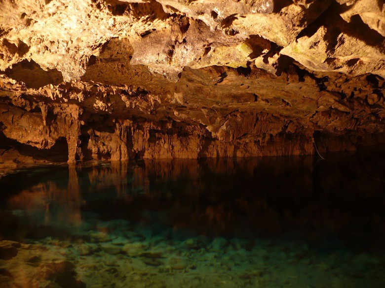 Cenote Chihuan, una maravilla subterránea. Cenote Chihuan, una maravilla subterránea.
