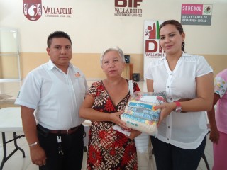 Valladolid: Entregan 430 despensas del programa PASAF en el sistema DIF. Valladolid: Entregan 430 despensas del programa PASAF en el sistema DIF.
